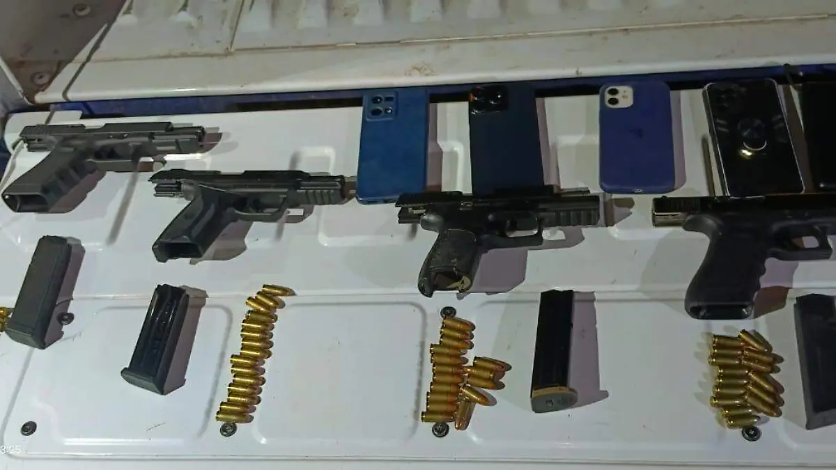 DETENIDOS ARMAS (5)